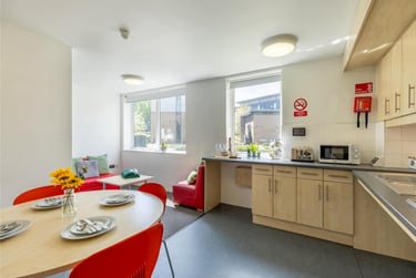 1 bed house, De Walden Way, City Centre, Bradford, BD71BD - Image 10